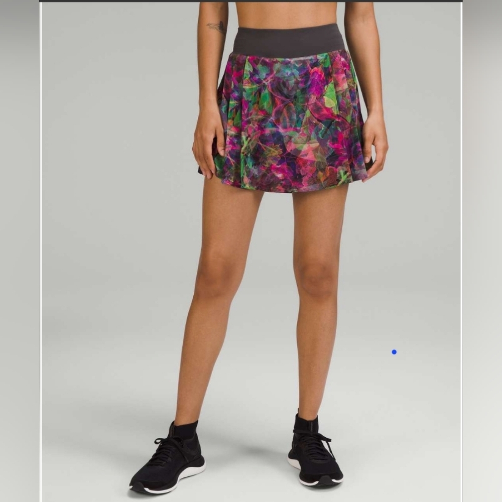 lululemon athletica Multicolor Abstract Print Skirt with Black Waistband